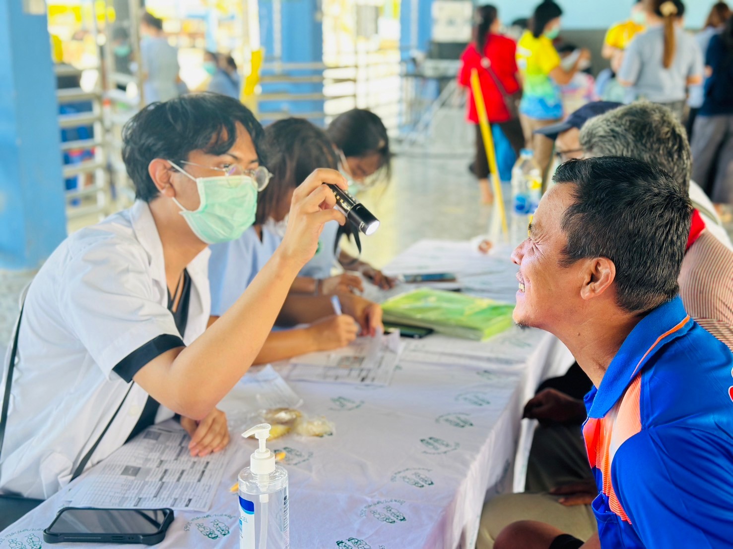 โครงการมหกรรมสุขภาพเคลื่อนที่เชิงรุกเฉลิมพระเกียรติฯ